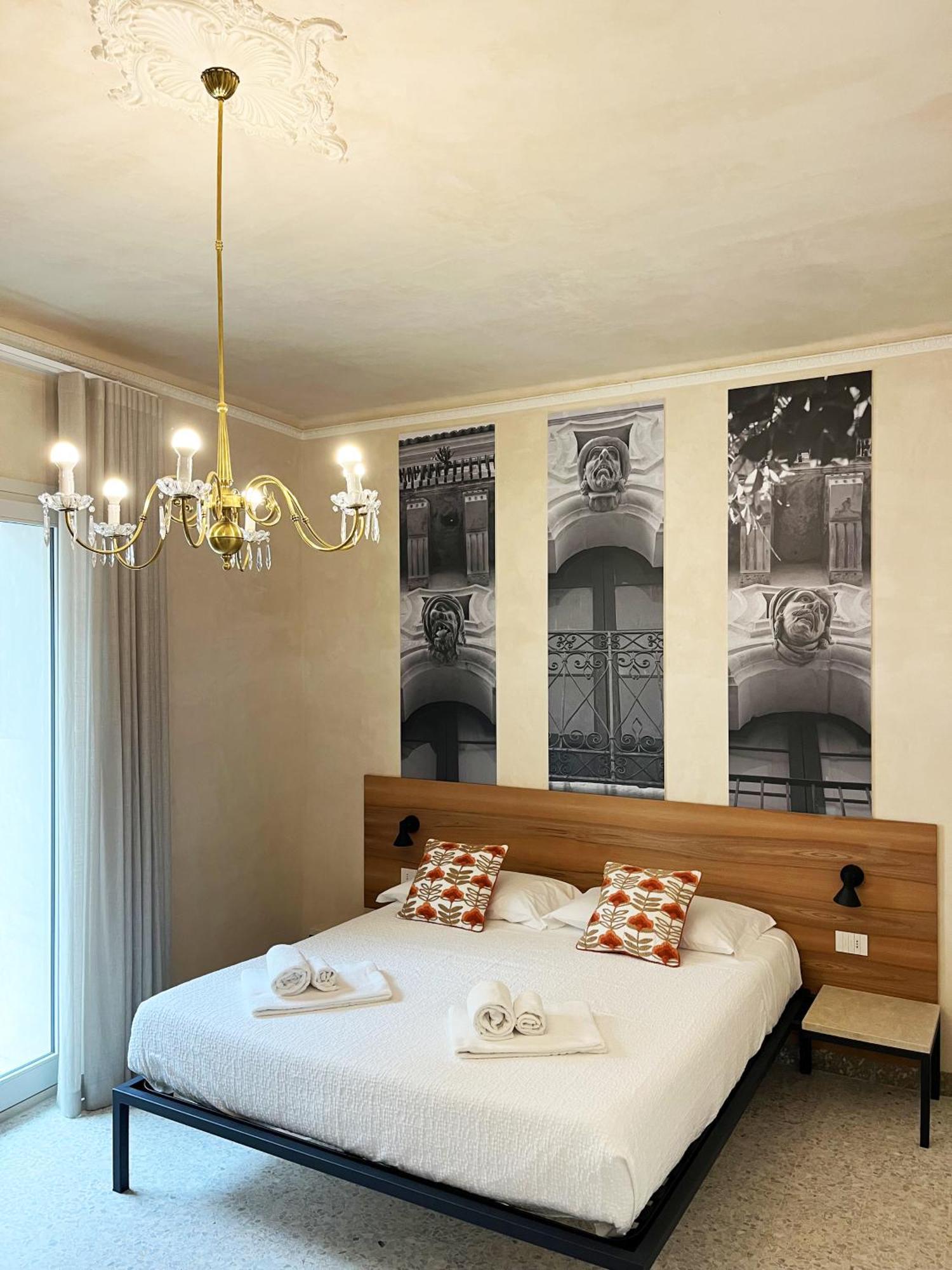 La Casa Di Irene - Suites Con Vista Raguse Extérieur photo