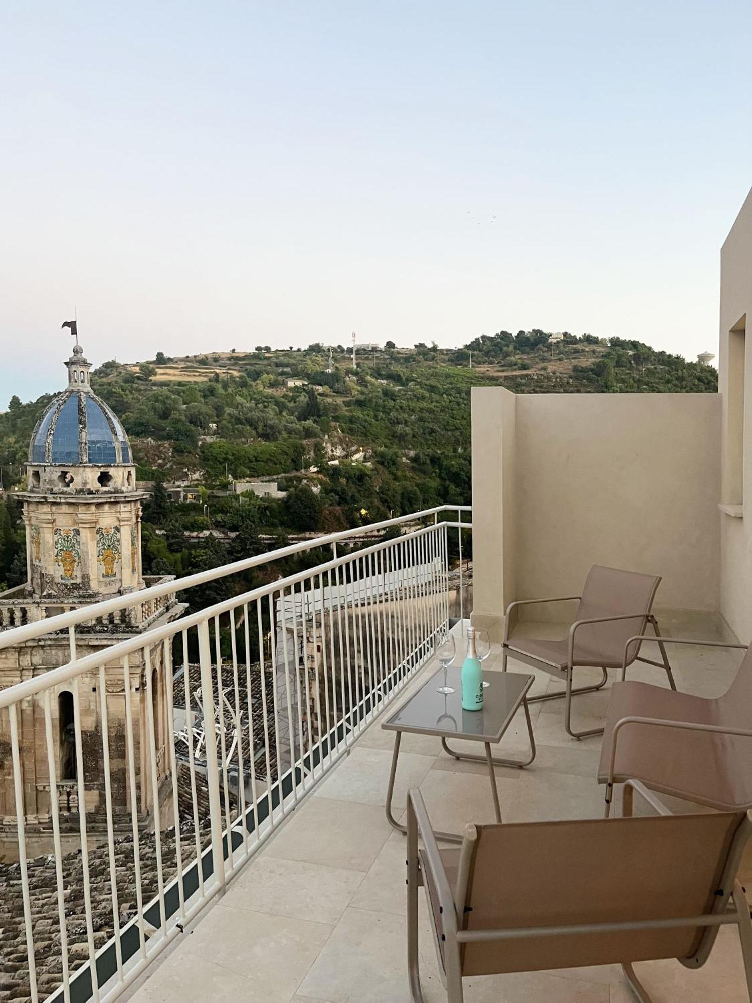 La Casa Di Irene - Suites Con Vista Raguse Extérieur photo